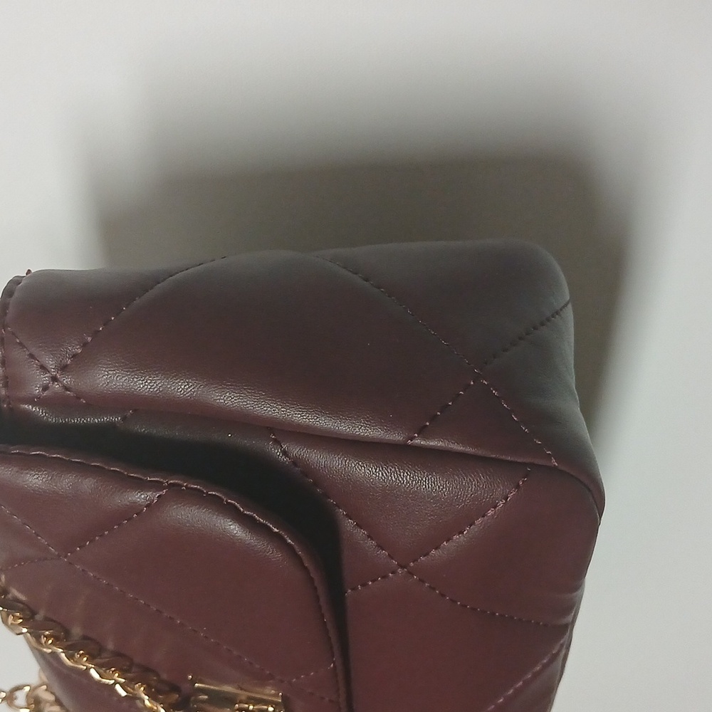 Badgley Mischka Elegant Quilted Burgundy Shoulder Bag - Picture 3 of 14